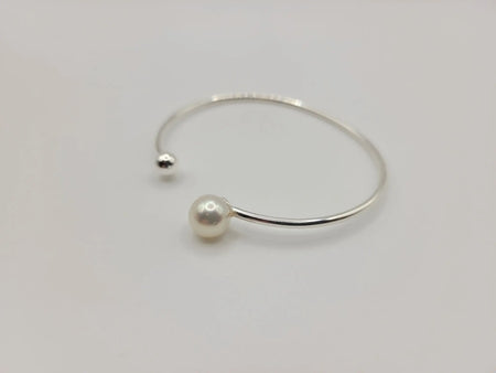 South Sea Pearl Bangle 9 mm Round White Color and High Luster - Only at  The South Sea Pearl