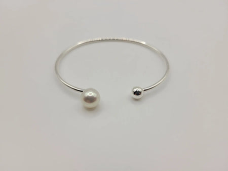 South Sea Pearl Bangle 9 mm Round White Color and High Luster - Only at  The South Sea Pearl