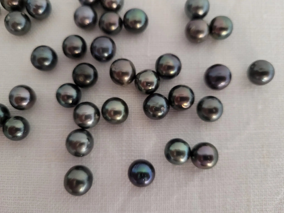 Tahiti Pearls 9 mm Natural Dark Color and High Luster, wholesale Lot - Only at  The South Sea Pearl