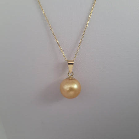 Pendant of a Golden South Sea Pearl 11 mm High Luster |  The South Sea Pearl |  The South Sea Pearl