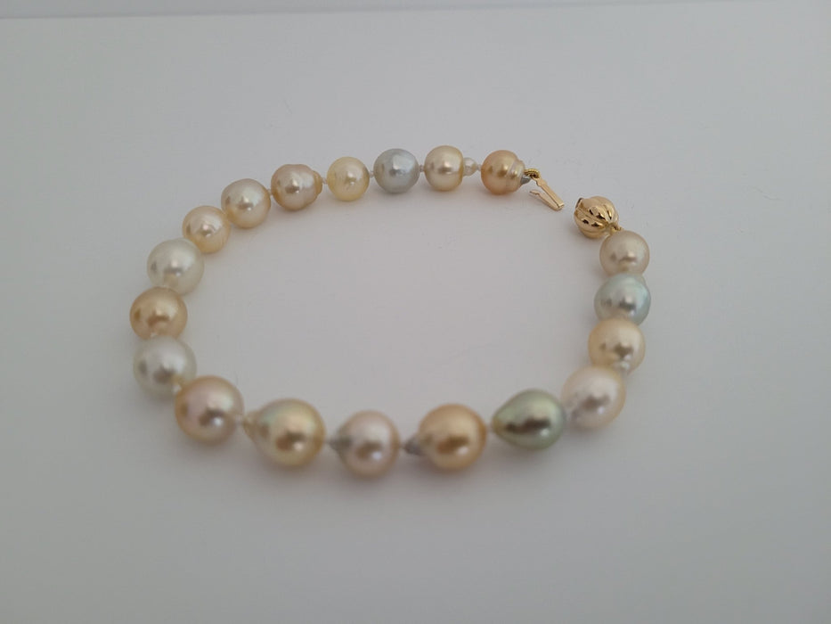 South Sea Pearls 9-10 mm Bracelet, 18 Karat Gold. - Only at  The South Sea Pearl