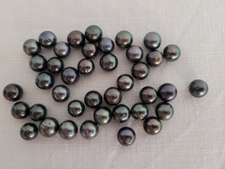 Tahiti Pearls 9 mm Natural Dark Color and High Luster, wholesale Lot - Only at  The South Sea Pearl