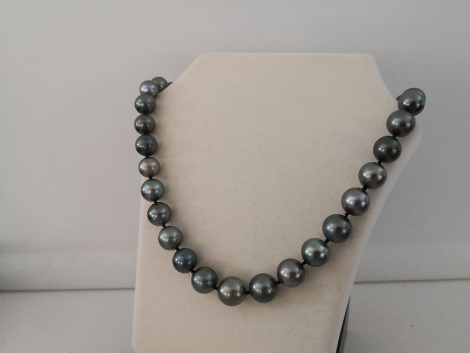 Tahiti Pearls Natural Color and Luster 11-13 mm round - Only at  The South Sea Pearl